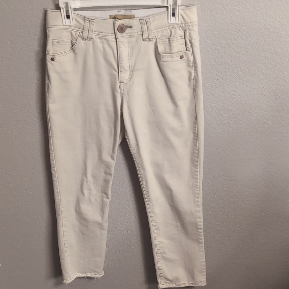 Democracy Evelyn Cream Raw Edge Cropped Jeans